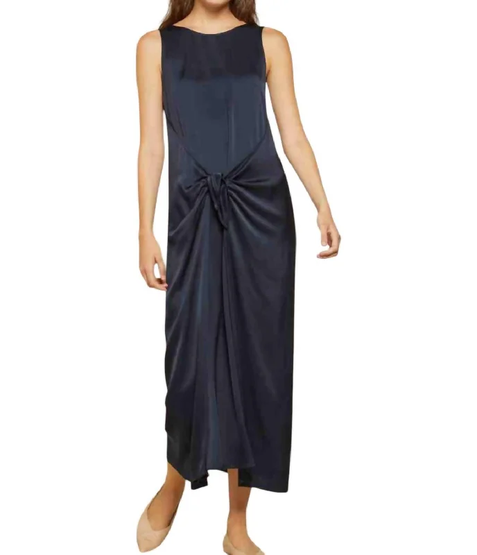 Fashion Essentials Sophisticated Maxi Dress In Deep Navy