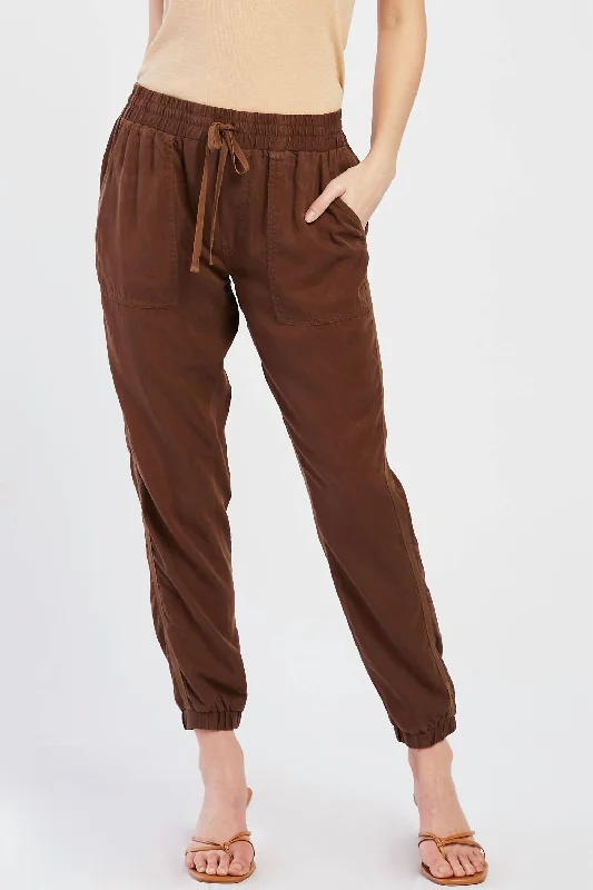 Discount Extravaganza Cocoa Jogger Pant In Brown