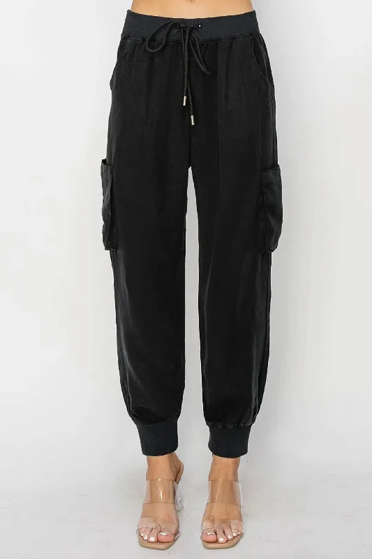 Evening Looks Cargo Jogger Pants In Black