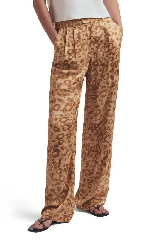 Redefining Women's Style Low Favorite Pant In Leo Vibes