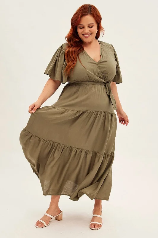 Day To Night Styles Green Maxi Dress Short Sleeve V-neck Tiered