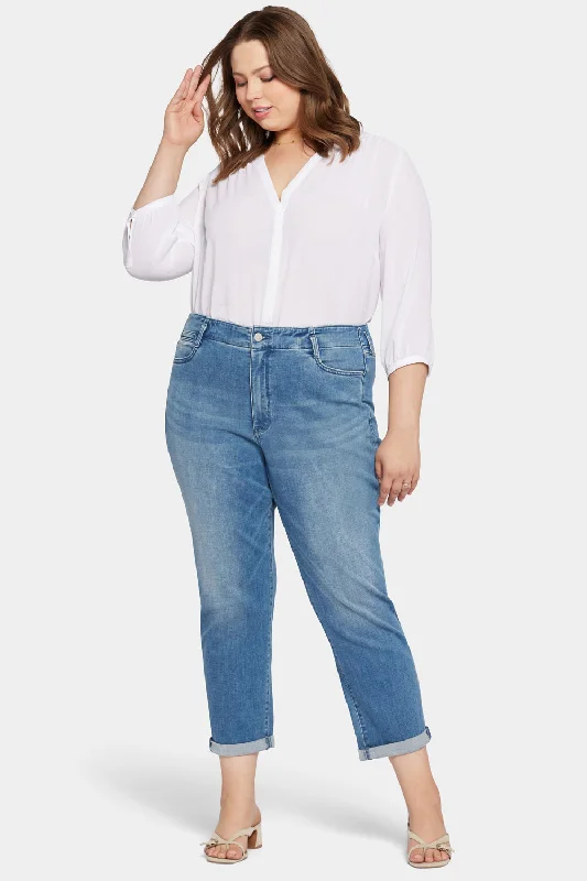 Classic Women's Fashion Margot Girlfriend Jeans In Plus Size - Stunning