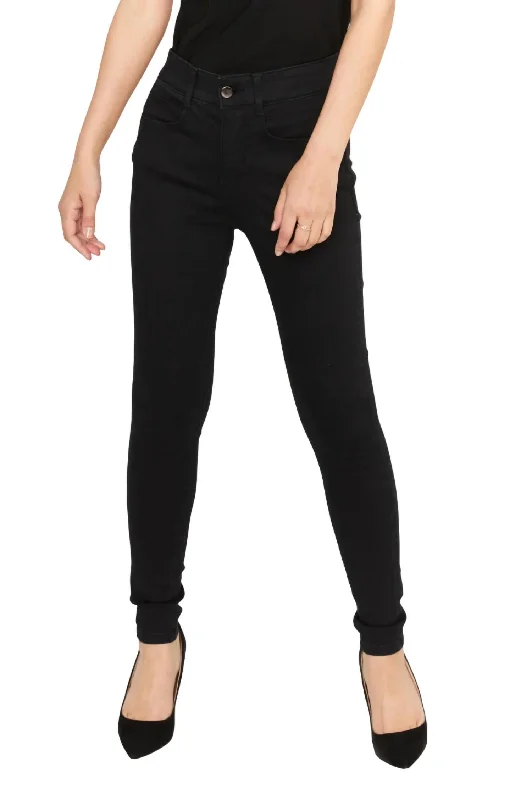 Minimalist Style Women's Straight Leg Jean In Black